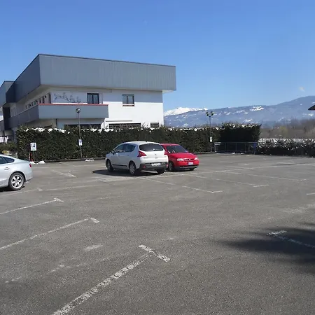 O'scugnizzo 2 ホテル ベッルーノ