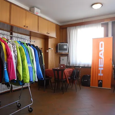 O'scugnizzo 2 Hotel