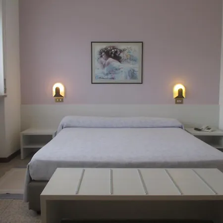 Hotel O'scugnizzo 2