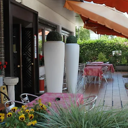 O'scugnizzo 2 3* ベッルーノ