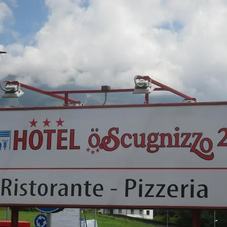 O'scugnizzo 2 Hotel