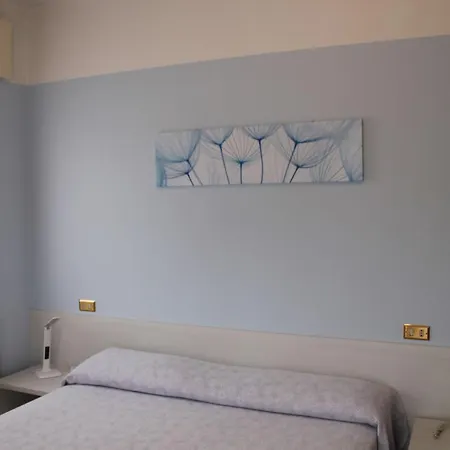 O'scugnizzo 2 Hotel 3*