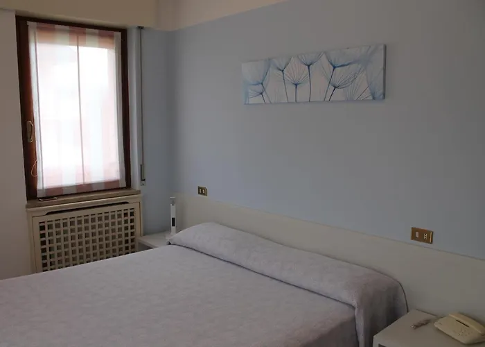 Otel O'scugnizzo 2 3*